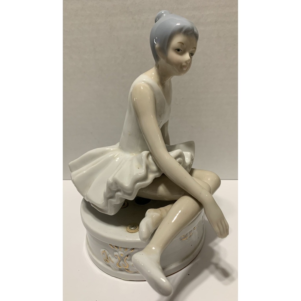 Ballerina Music Box Dancer VINTAGE SANKYO